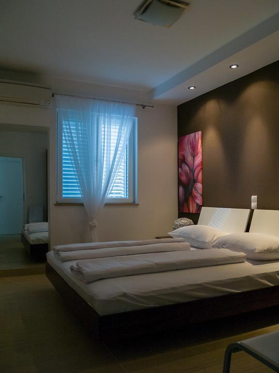 Apartments Marco Polo Banjol Habitación foto